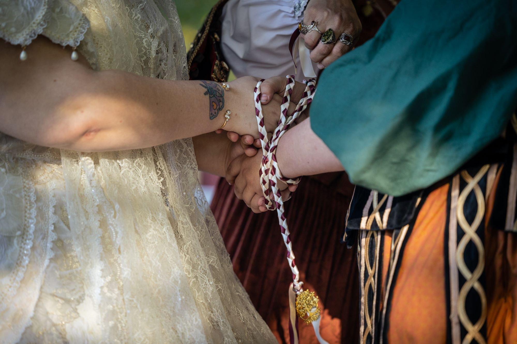 carousel-hero-element image-4